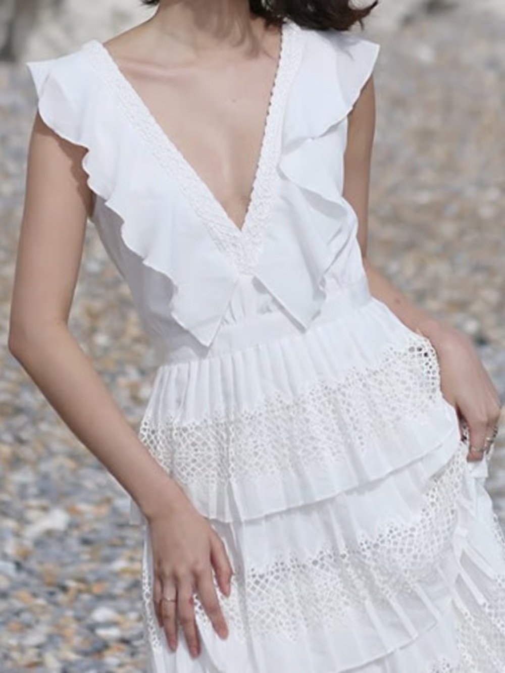 Self Portrait White Flounced Tiered Lace Sleeveless Victoria Midi Dress | 2 - Picture 2 of 9